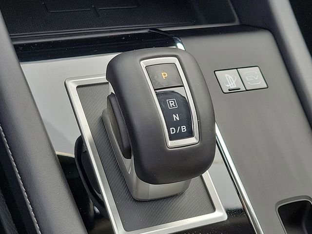 New 2025 Mitsubishi Outlander SE image 10