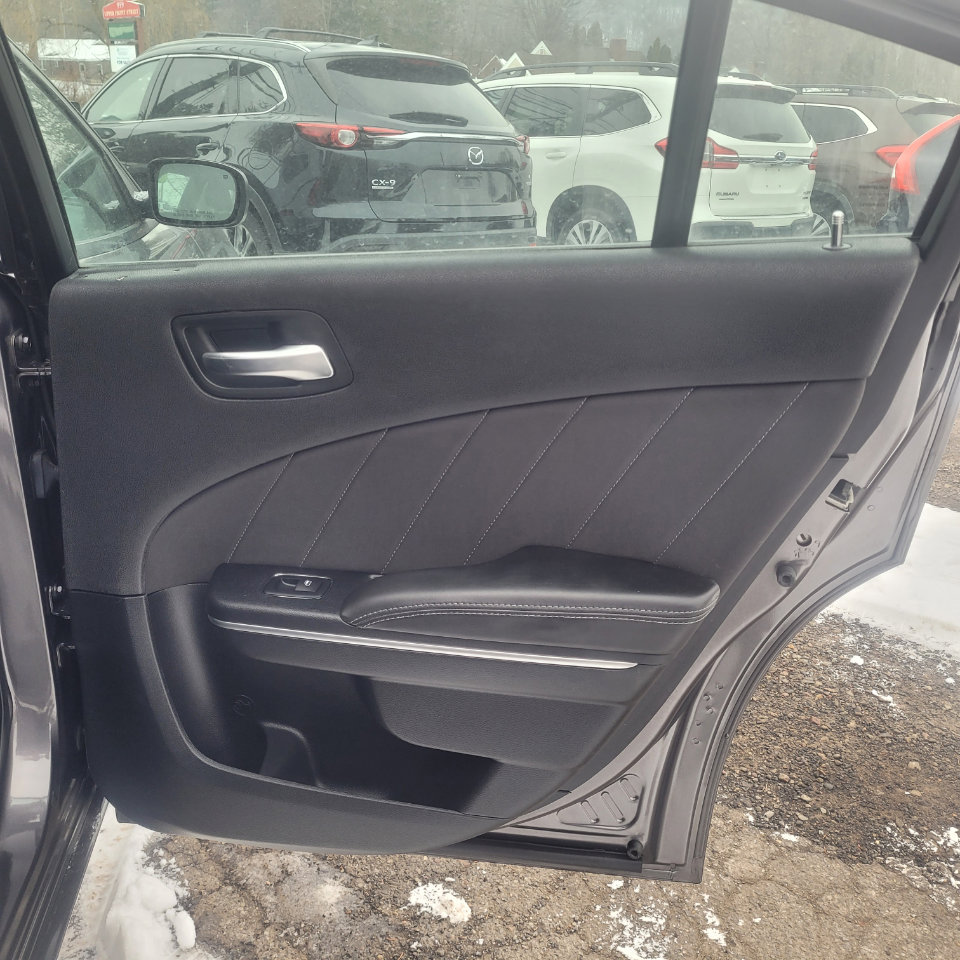Used 2018 Dodge Charger GT image 24