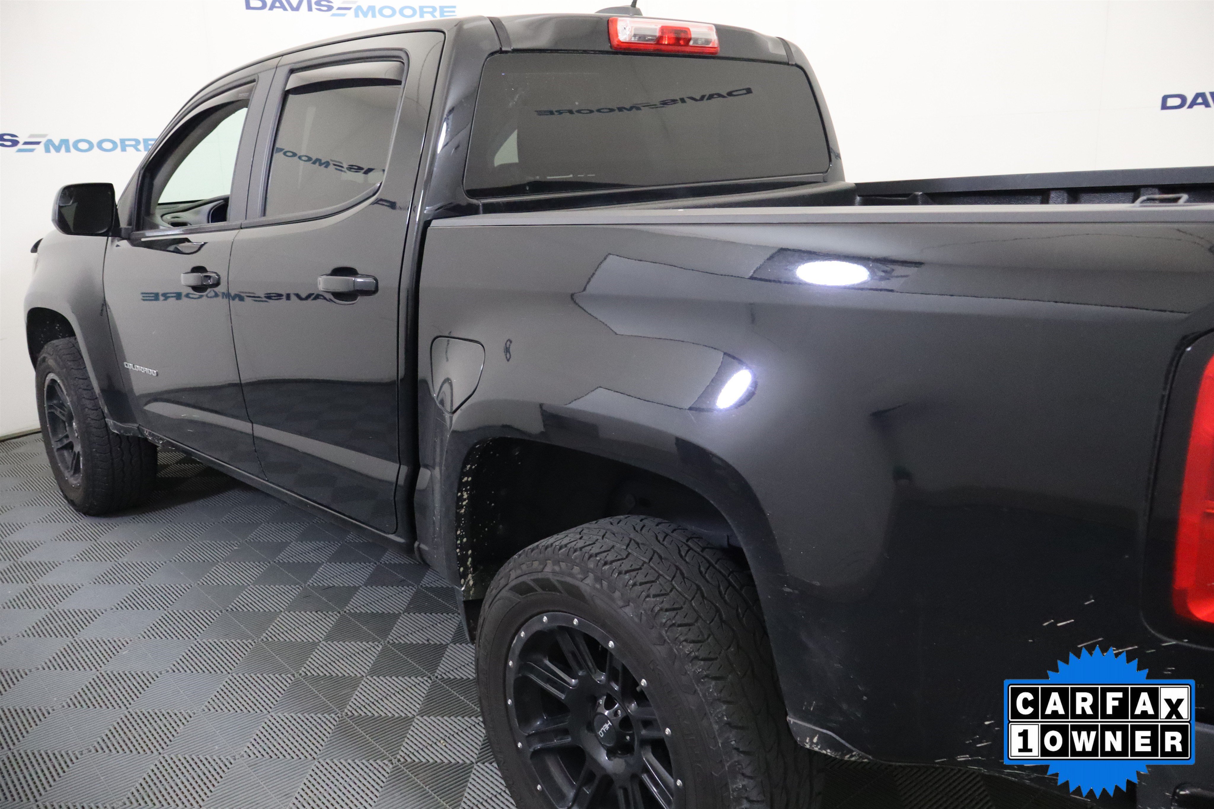 Used 2022 Chevrolet Colorado W/T w/ Custom Special Edition RWD image 22