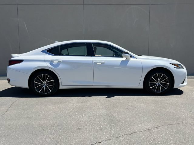 Used 2025 Lexus ES 300h w/ Premium Package FWD image 5