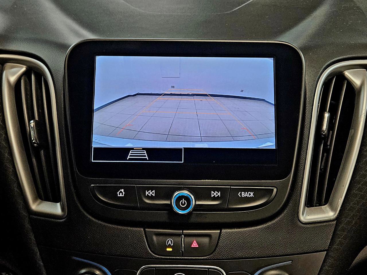 Used 2021 Chevrolet Malibu LS image 27