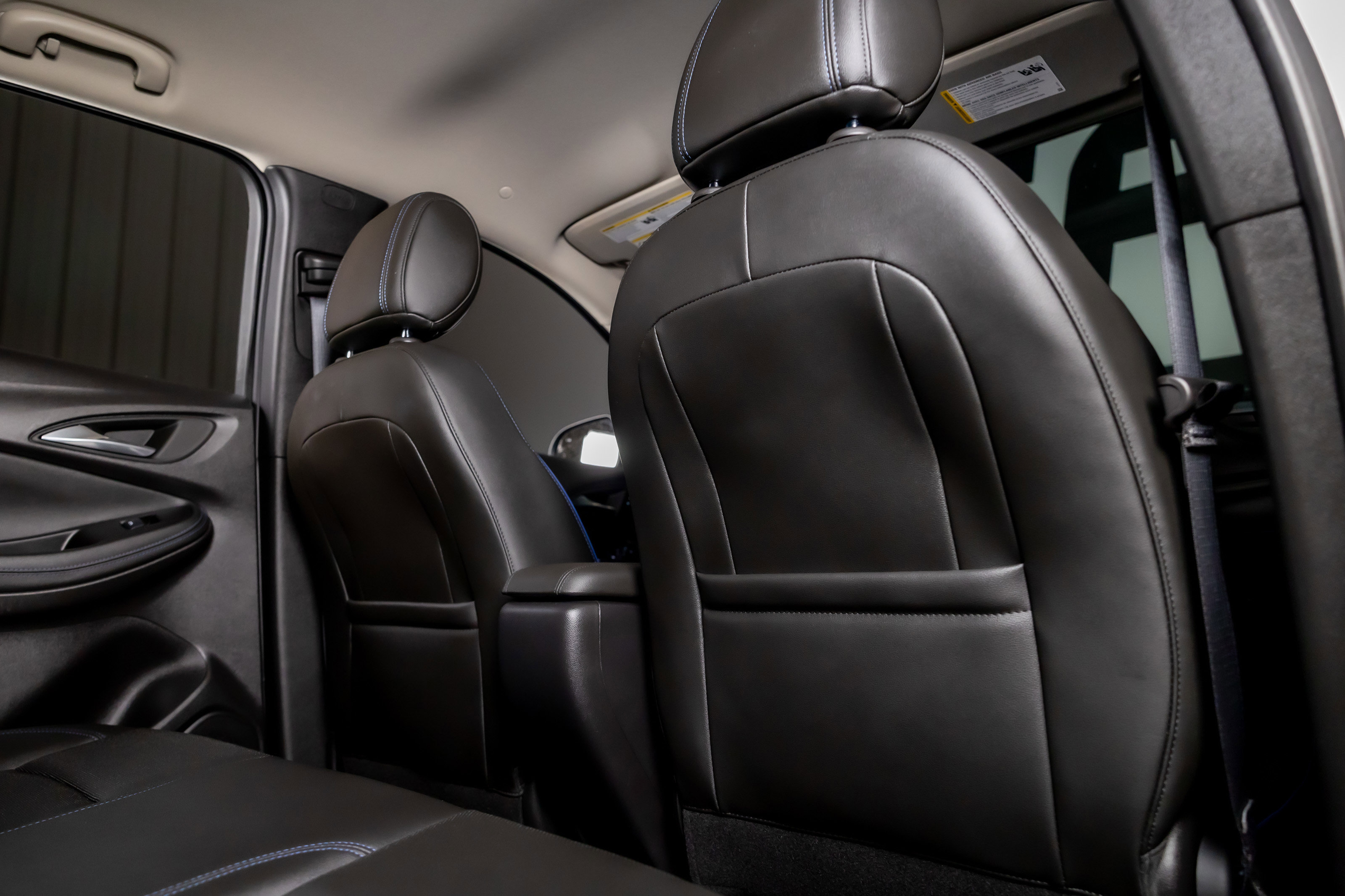 Used 2025 Buick Encore GX Sport Touring image 17