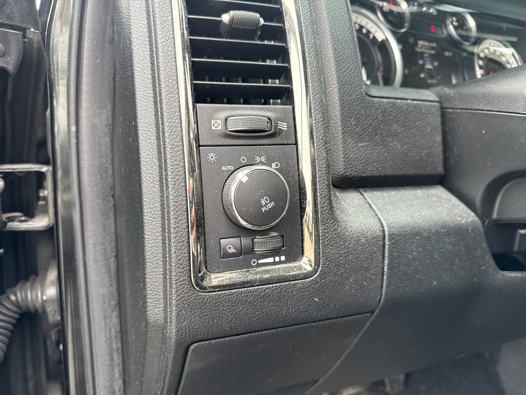 Used 2015 RAM 1500 Sport w/ Black Ram 1500 Sport Group image 15