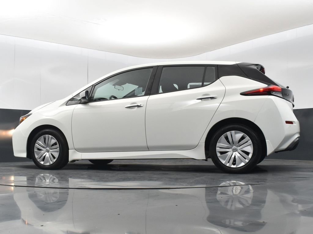 Used 2024 Nissan Leaf S image 39