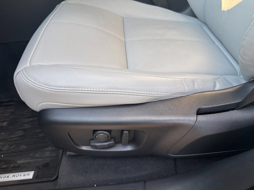 Used 2026 Land Rover Range Rover Velar S image 10