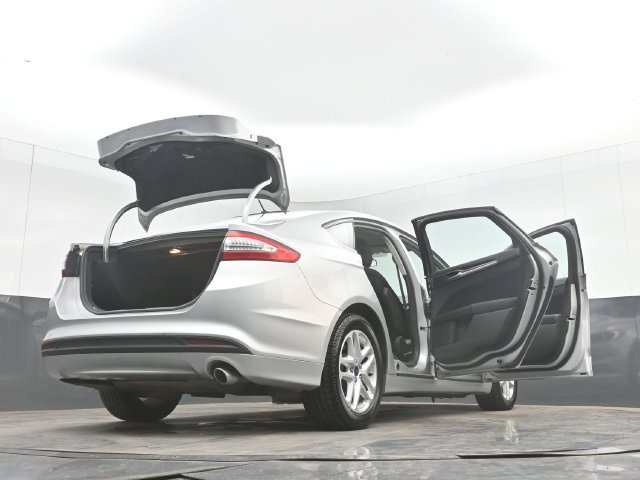 Used 2016 Ford Fusion SE FWD image 51