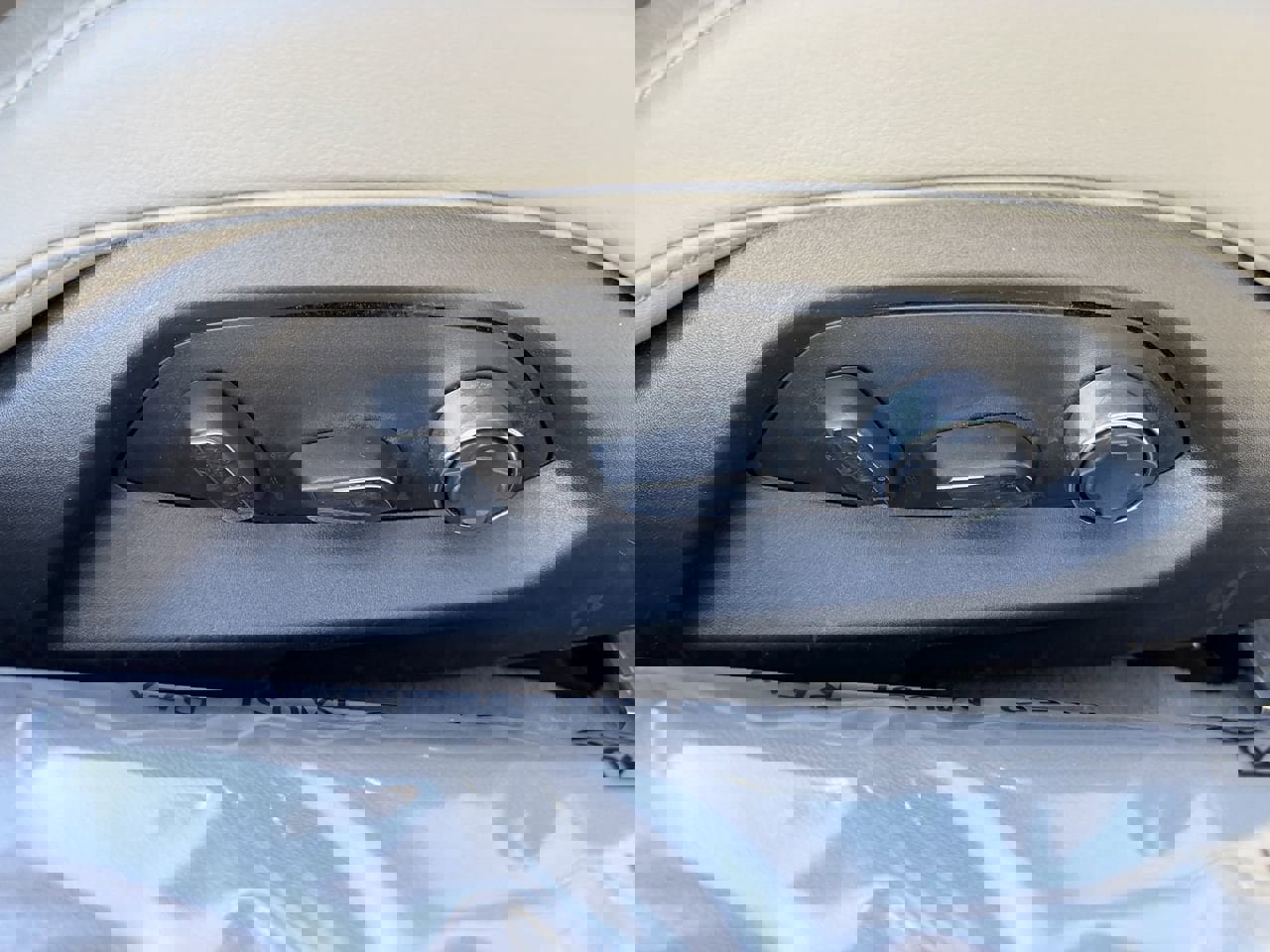 Used 2024 Chevrolet Corvette Stingray Premium Conv w/ Z51 Performance Package image 13