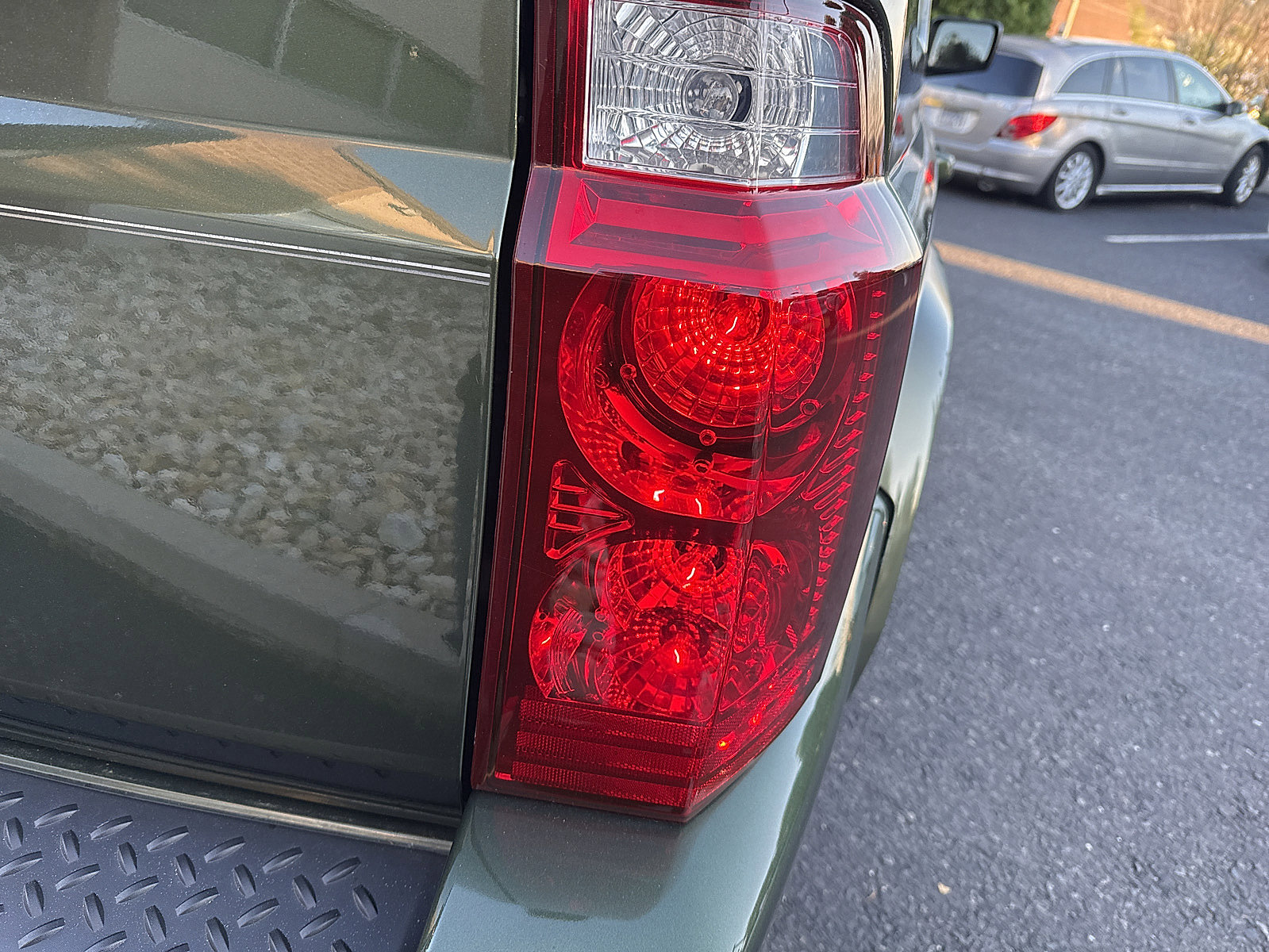 Used 2008 Jeep Commander Sport image 16