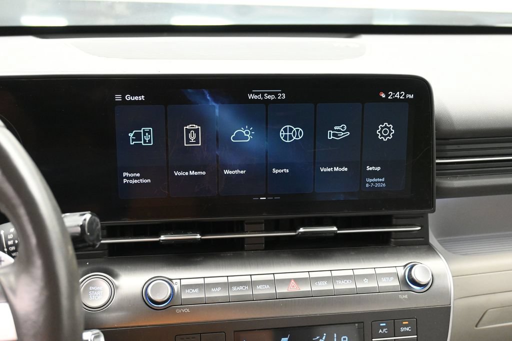 Certified 2025 Hyundai Kona Limited AWD/4WD image 18