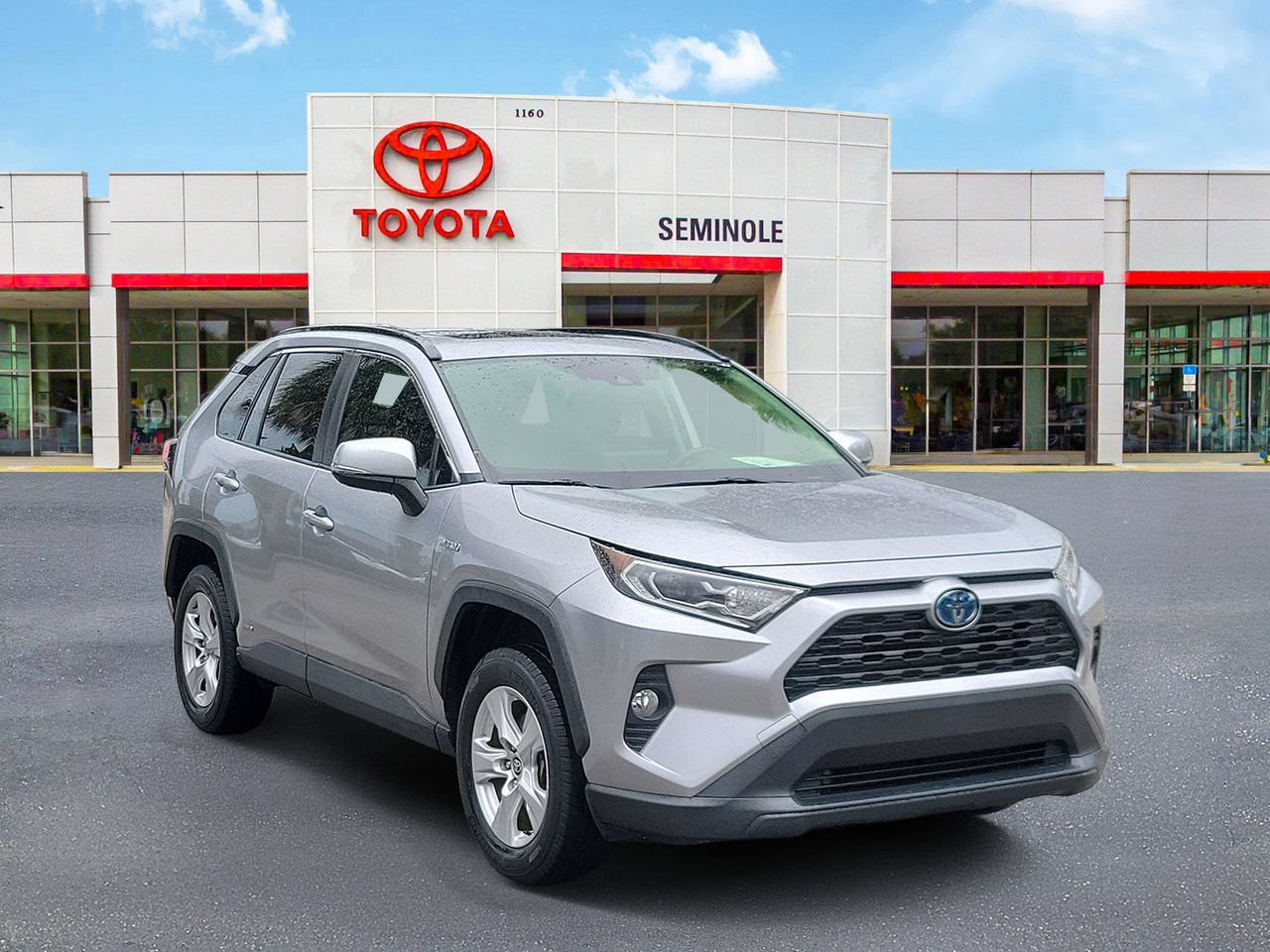 Used 2020 Toyota RAV4 XLE w/ Convenience Package AWD/4WD image 2
