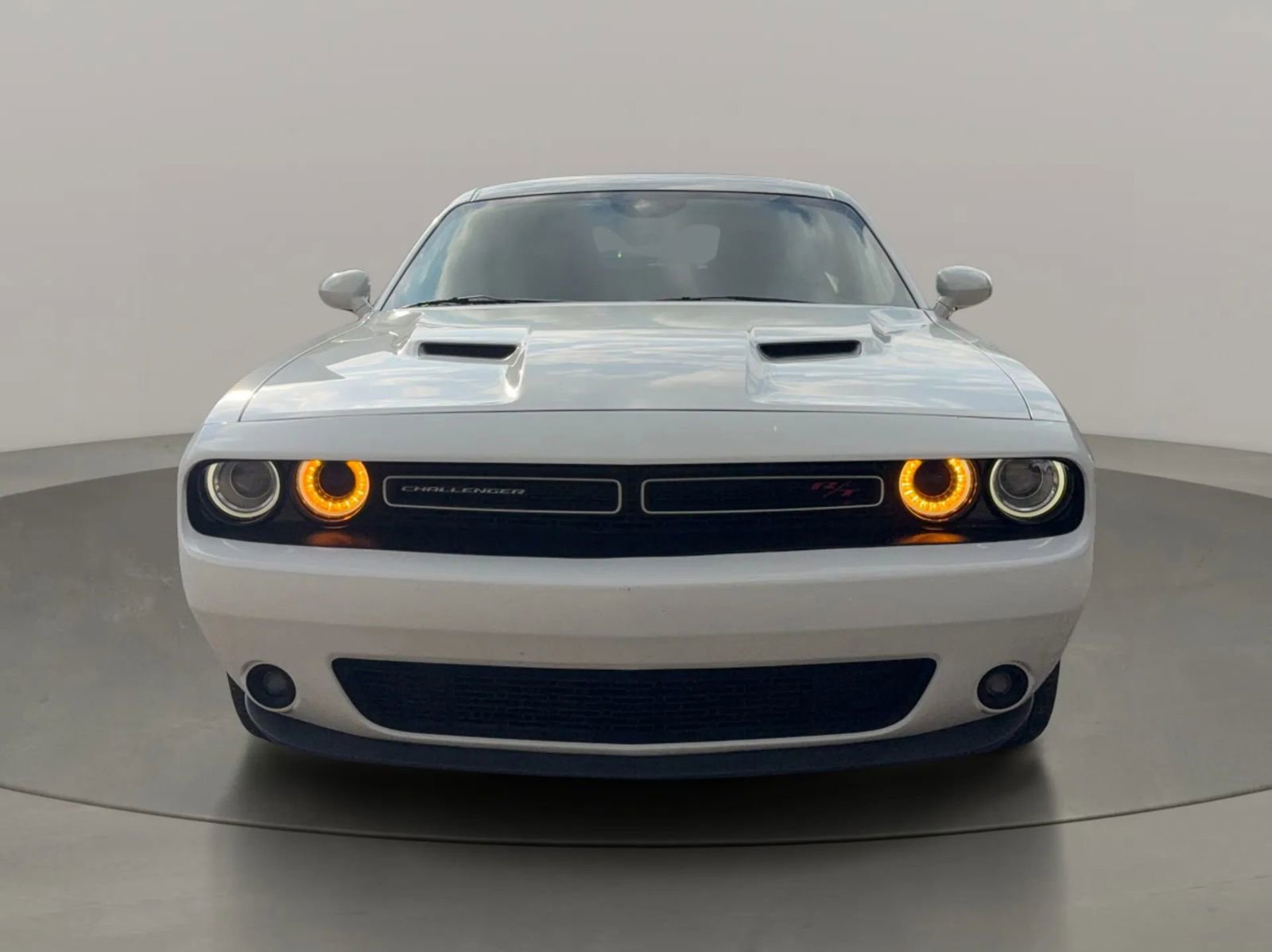 Used 2017 Dodge Challenger R/T w/ Driver Convenience Group RWD image 8