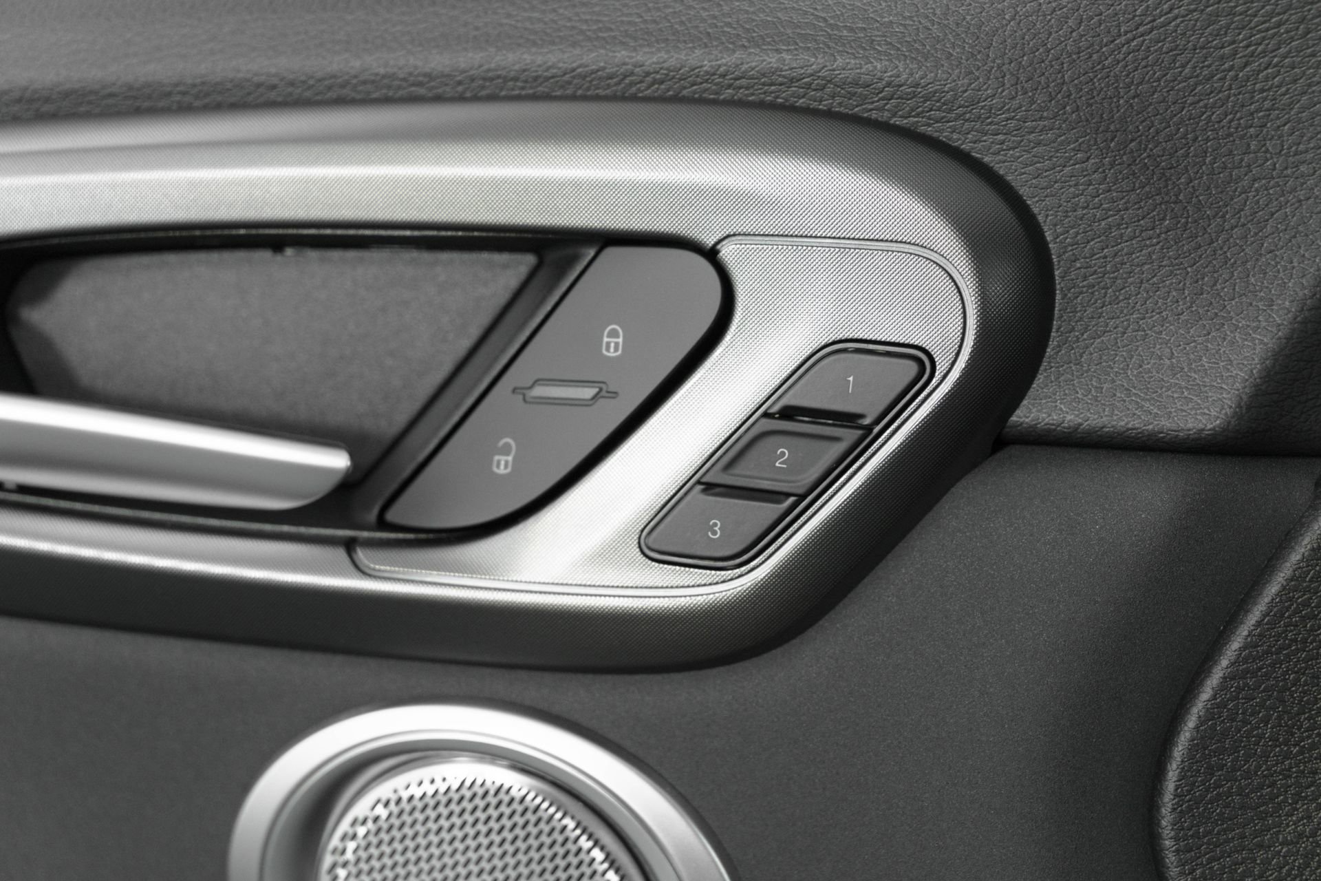 New 2025 Alfa Romeo Tonale w/ Premium Package image 46