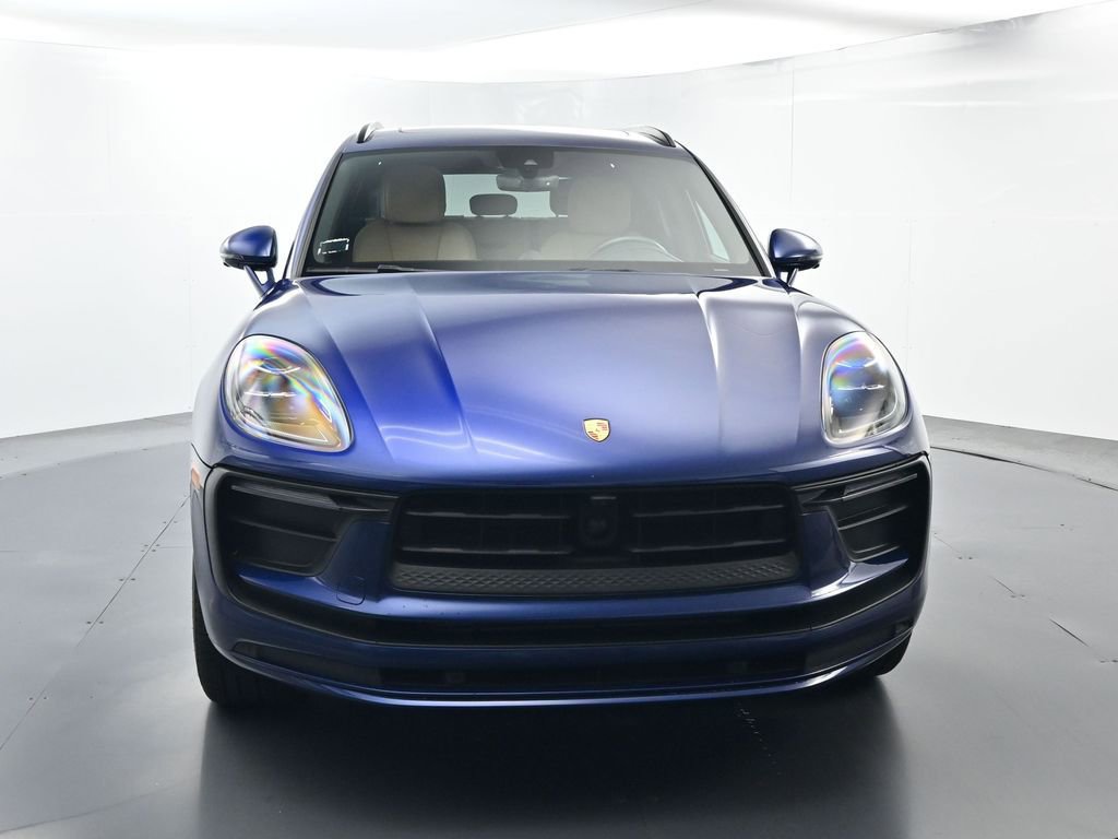 Certified 2024 Porsche Macan AWD/4WD image 18