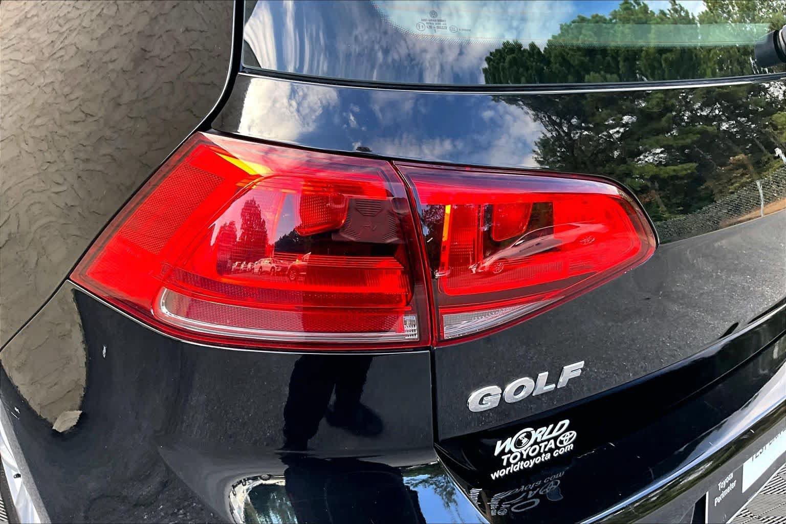 Used 2017 Volkswagen Golf S FWD image 29