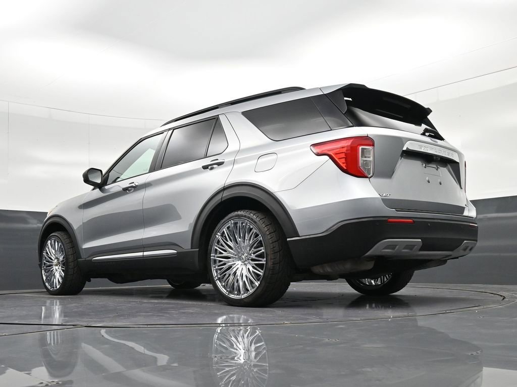 Used 2020 Ford Explorer XLT w/ Equipment Group 202A RWD image 25