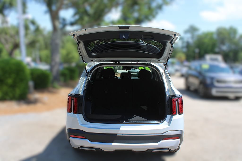 Certified 2026 Kia Sorento LX FWD image 9