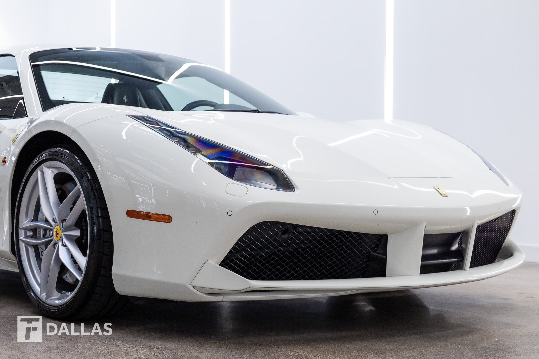 Used 2018 Ferrari 488 Spider RWD image 14