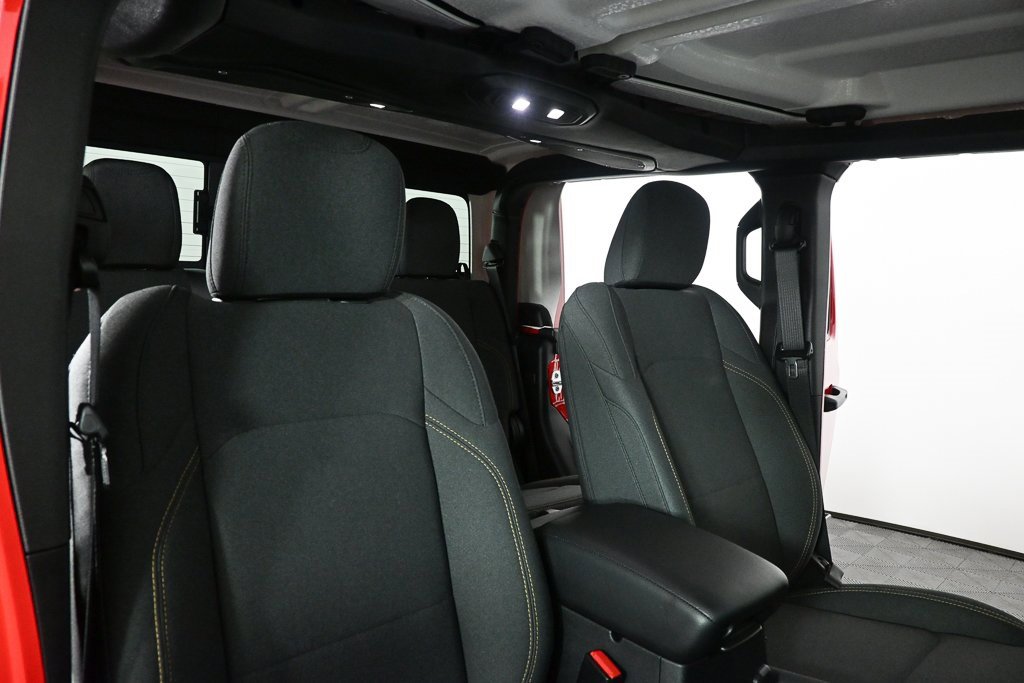 Used 2025 Jeep Gladiator Sport image 18