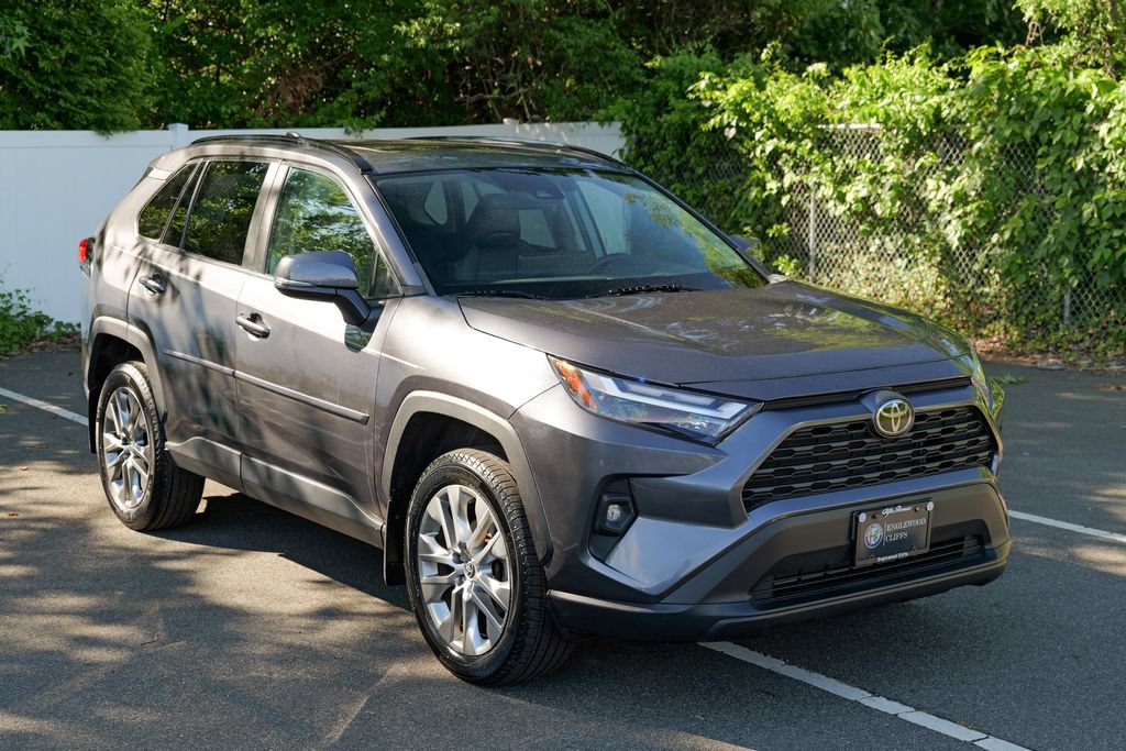 Used 2023 Toyota RAV4 XLE Premium AWD/4WD image 9