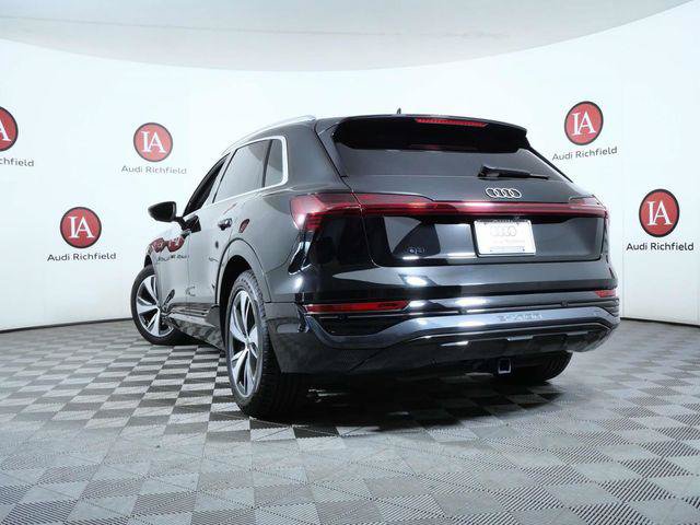 Used 2024 Audi Q8 e-tron Premium Plus w/ Premium Plus Package AWD/4WD image 6