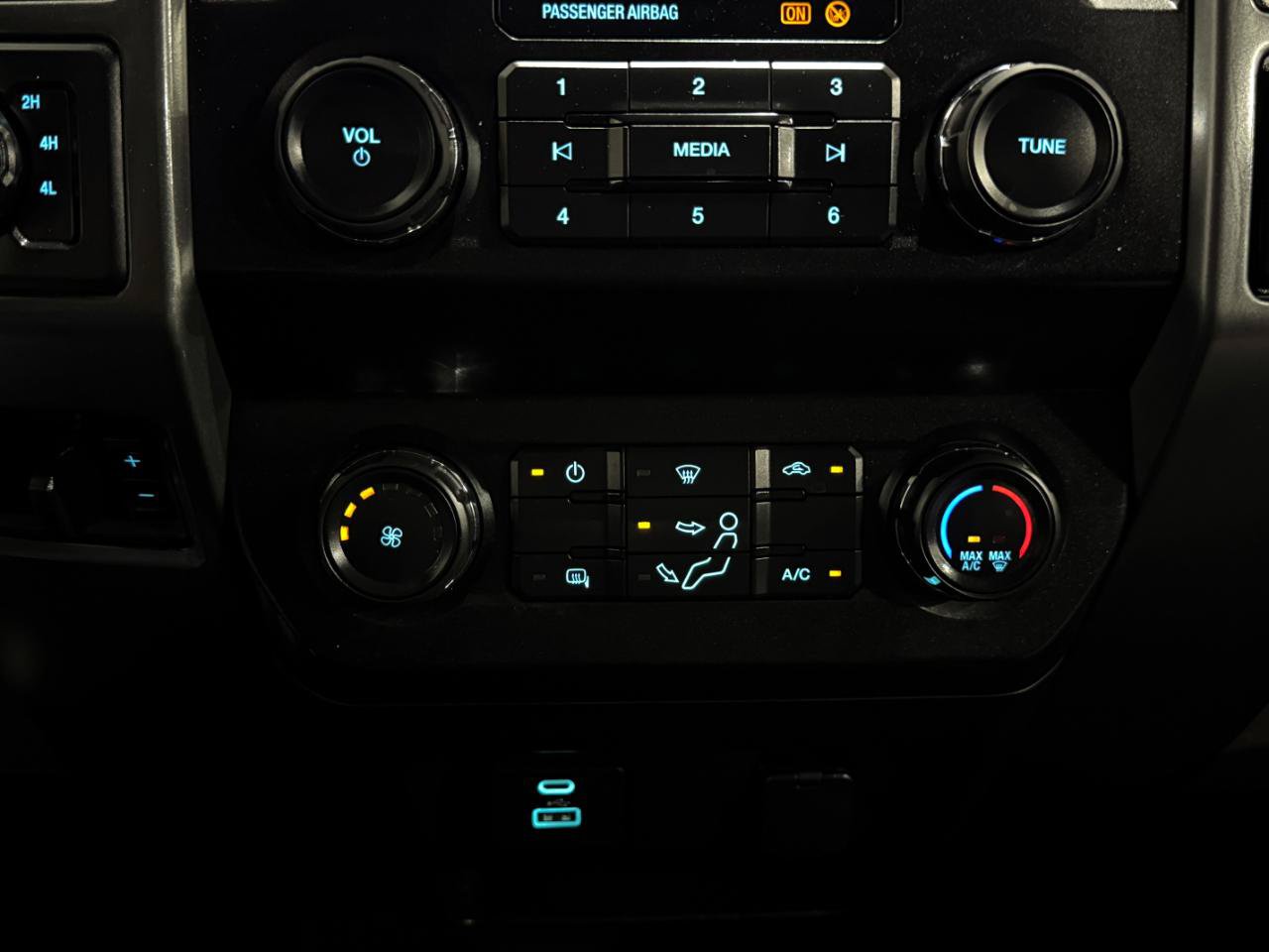Used 2020 Ford F450 XLT AWD/4WD image 28