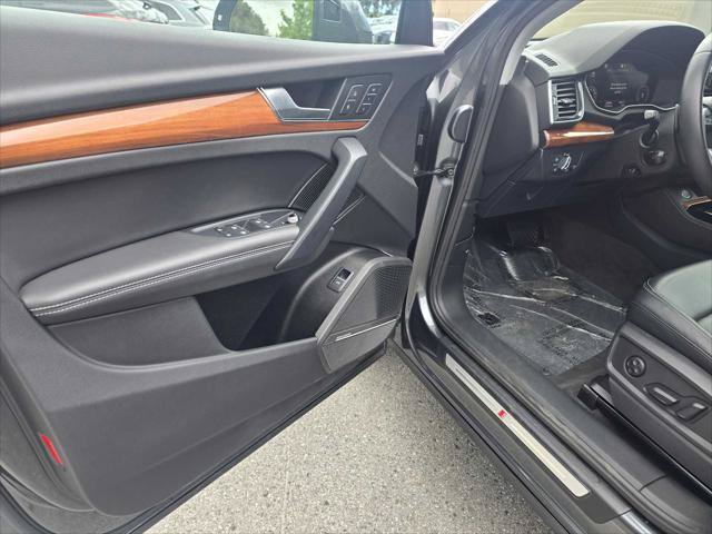 Used 2023 Audi Q5 2.0T Premium Plus w/ Premium Plus Package AWD/4WD image 22