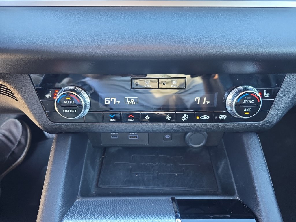Used 2024 Mitsubishi Outlander SEL AWD/4WD image 31