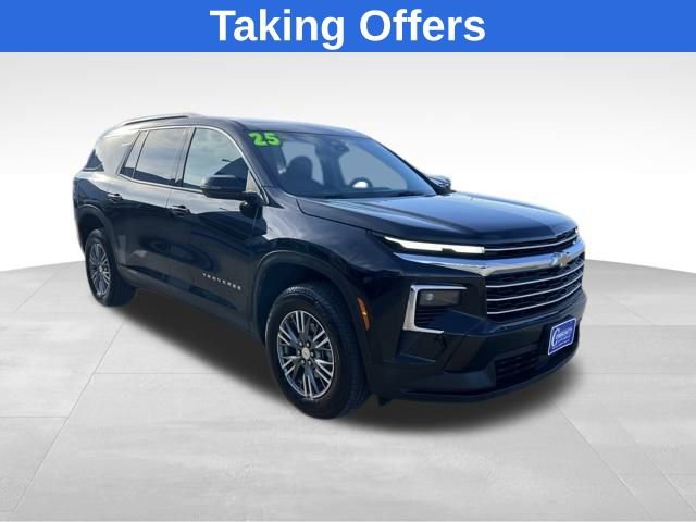 Certified 2025 Chevrolet Traverse LT image 1