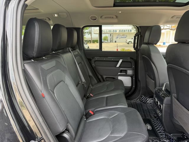 Used 2023 Land Rover Defender 130 X-Dynamic SE image 33