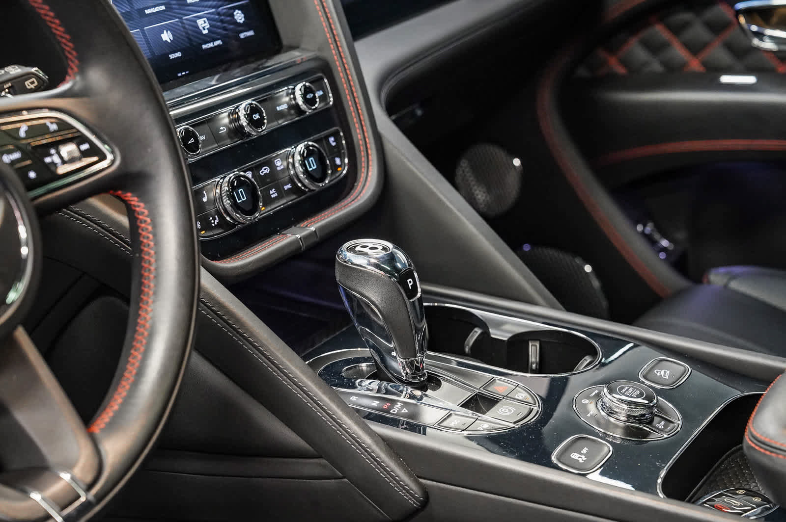 Used 2021 Bentley Bentayga AWD/4WD image 24