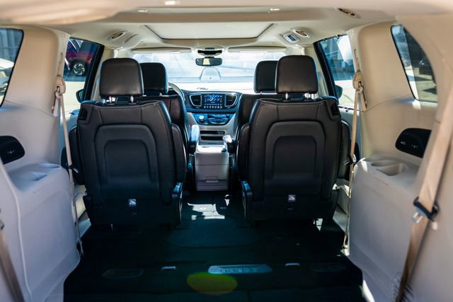 Used 2020 Chrysler Pacifica Limited image 22