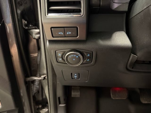 Used 2017 Ford F150 Lariat w/ Equipment Group 502A Luxury AWD/4WD image 17
