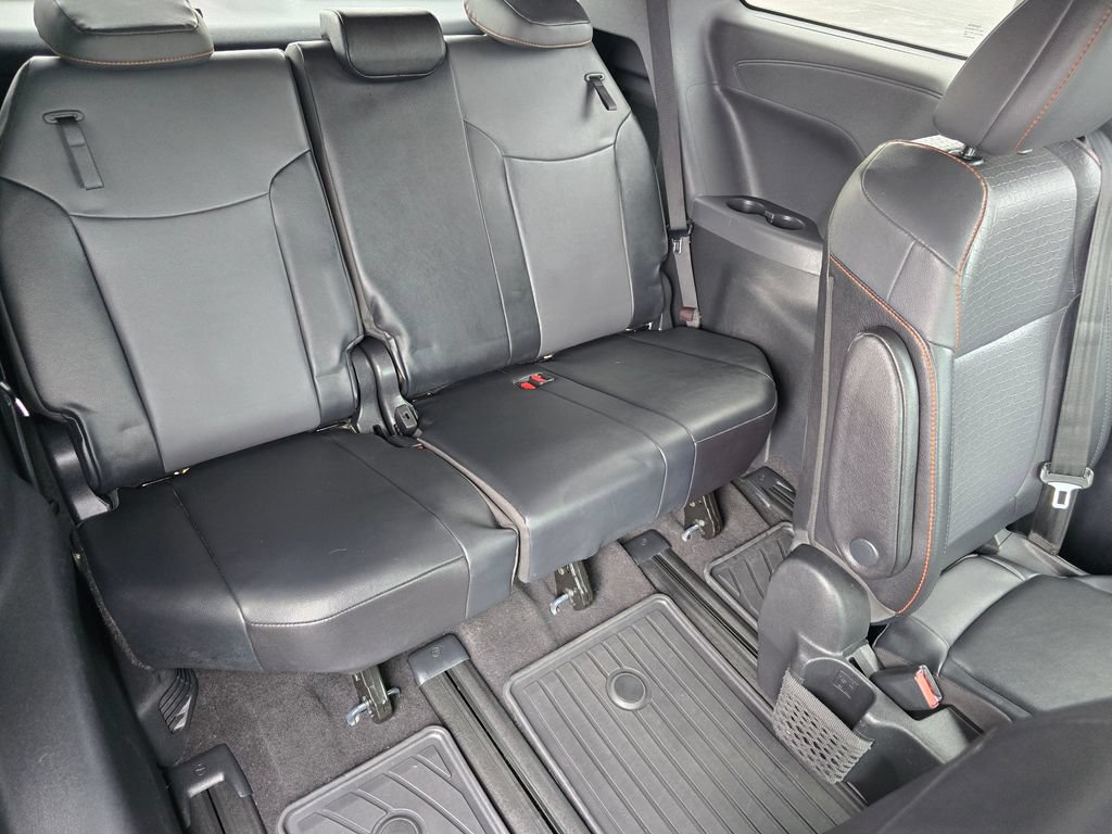 Used 2021 Toyota Sienna XSE w/ XSE Plus Package AWD/4WD image 16