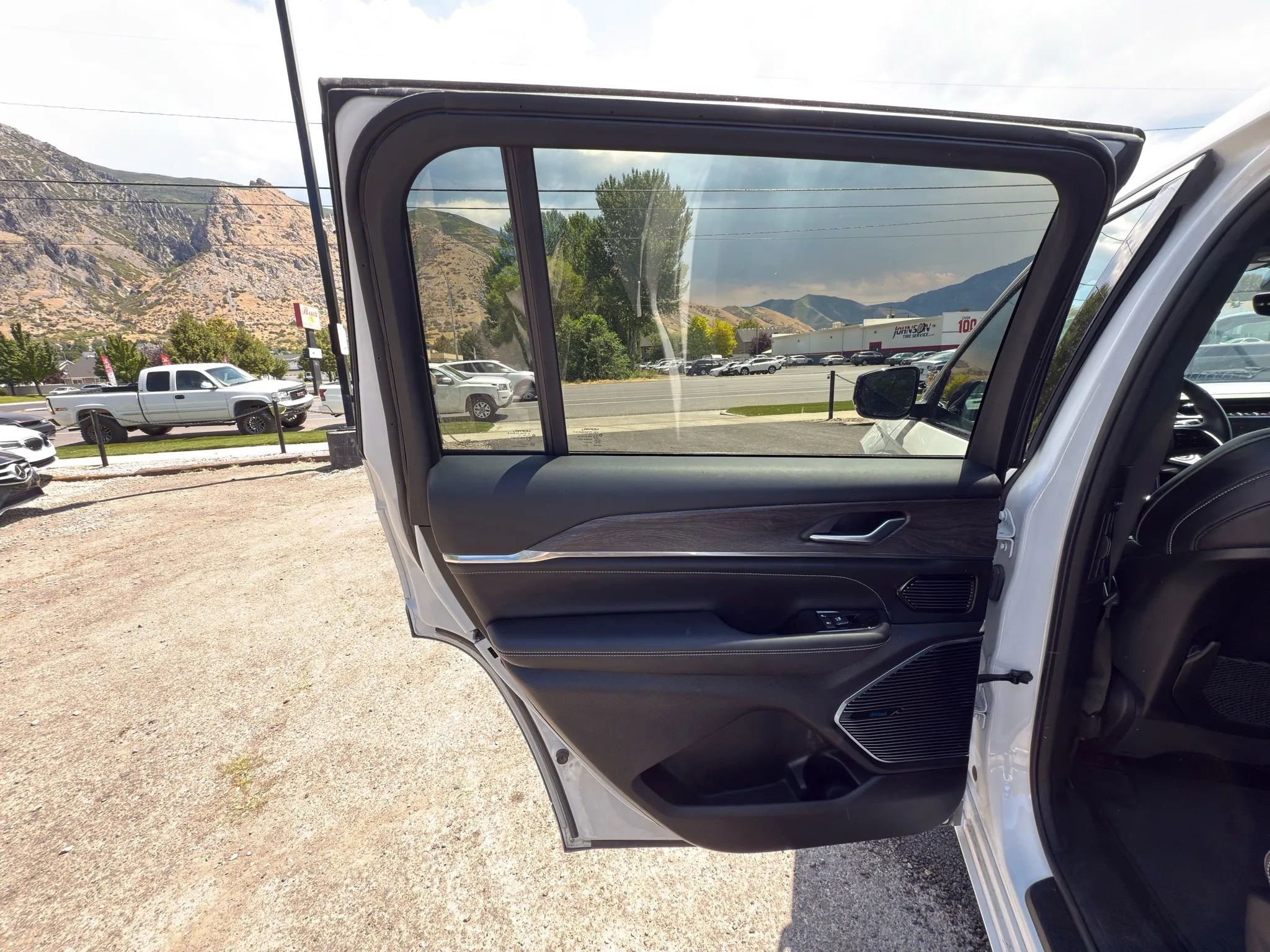 Used 2021 Jeep Grand Cherokee L Overland image 25