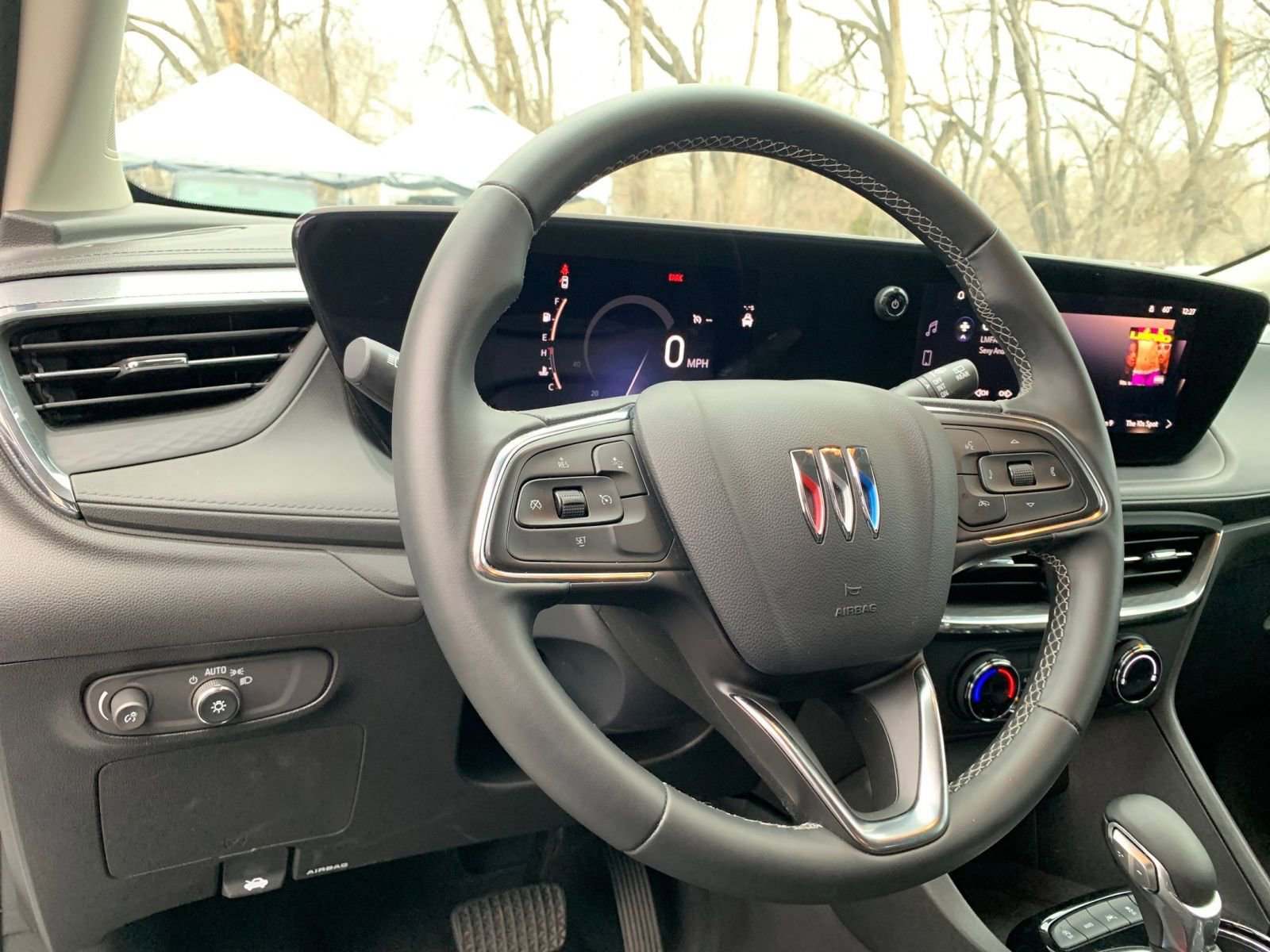 Used 2025 Buick Encore GX Preferred image 32