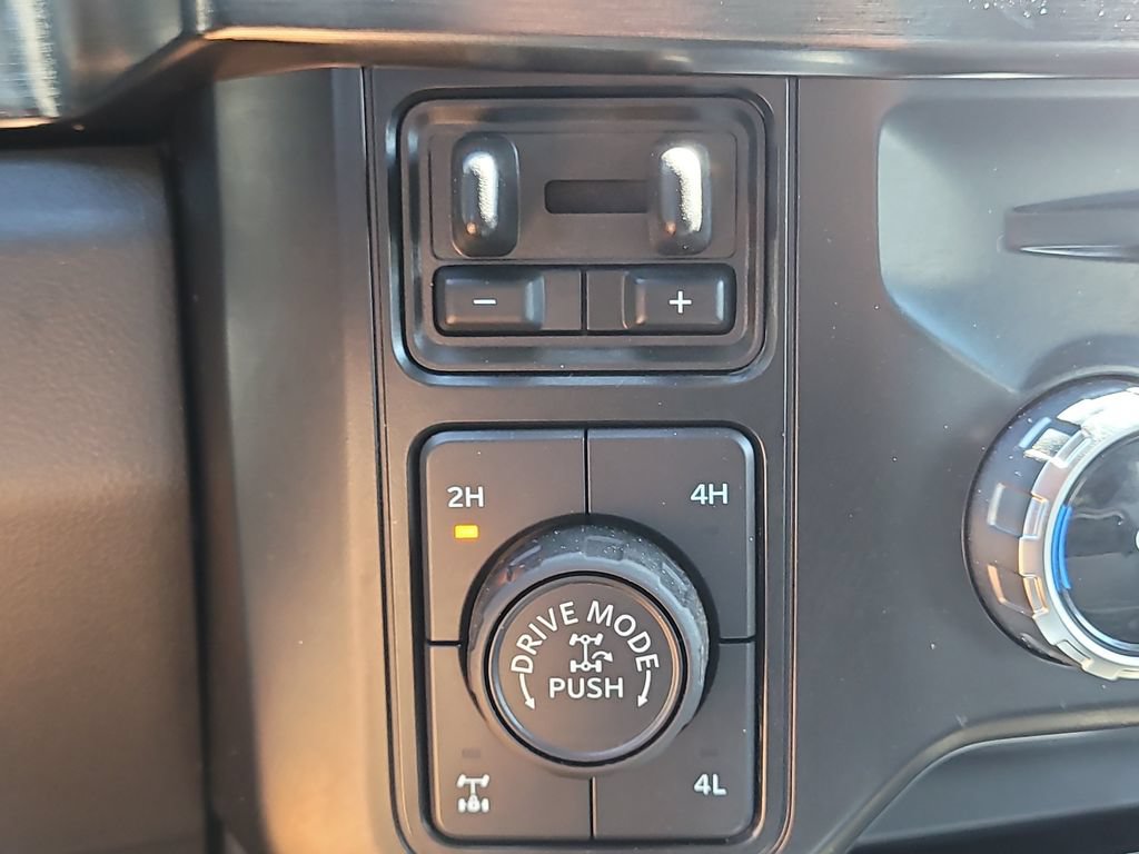 Certified 2024 Ford F250 Lariat w/ Tremor Off-Road Package AWD/4WD image 22