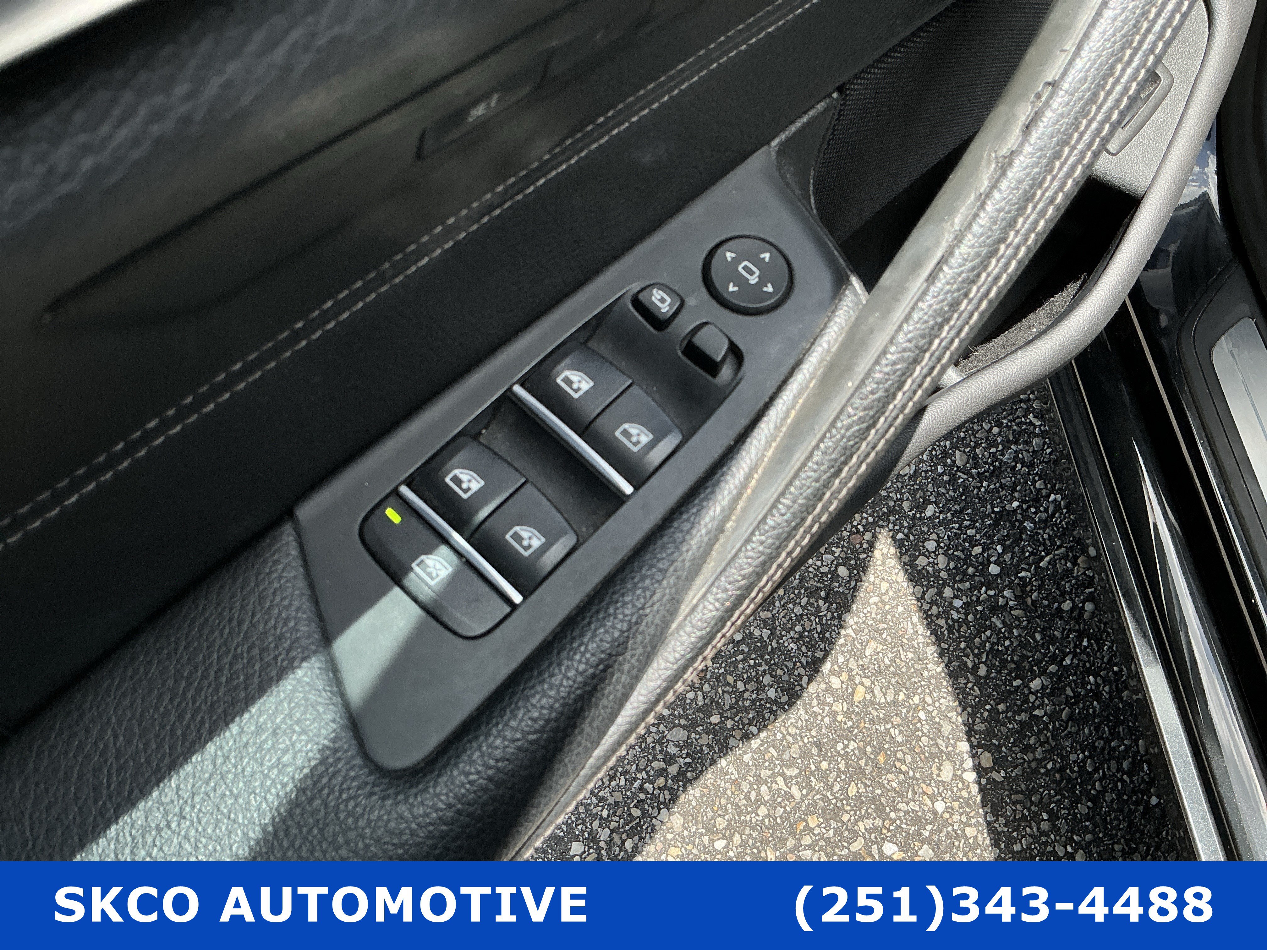 Used 2019 BMW 530i w/ Convenience Package RWD image 23