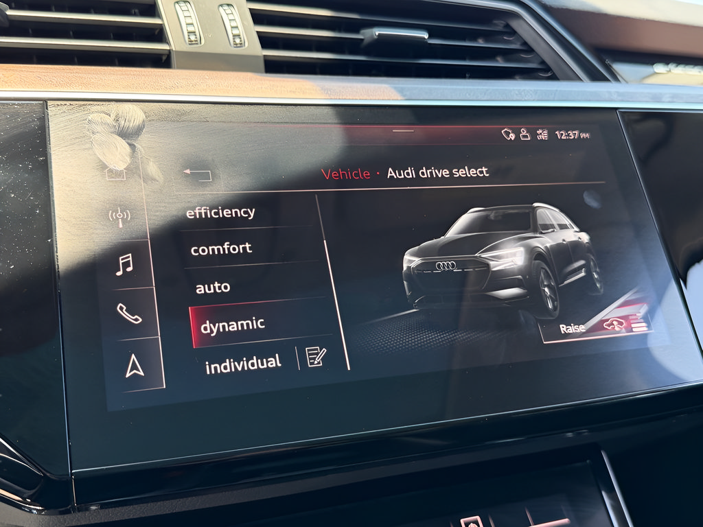 Used 2019 Audi e-tron Premium Plus AWD/4WD image 22