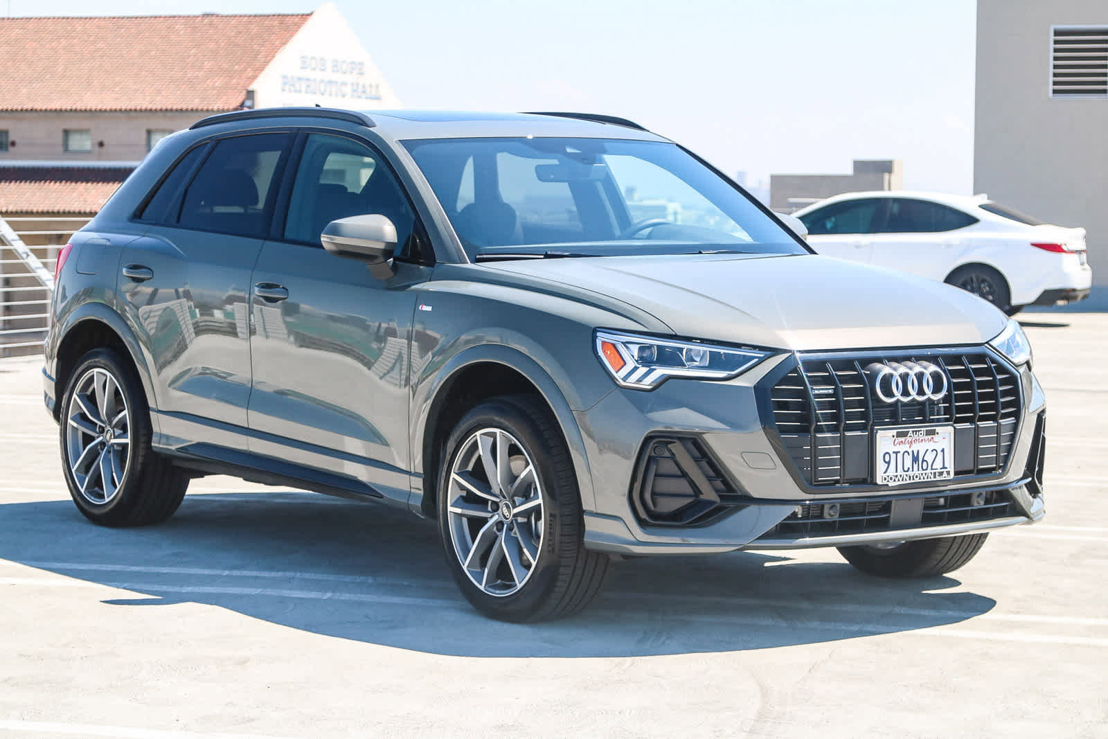 Used 2025 Audi Q3 2.0T Premium w/ Convenience Package image 3