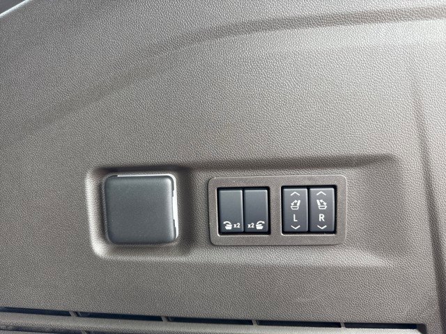 New 2026 Chevrolet Suburban LT w/ Comfort Package image 21