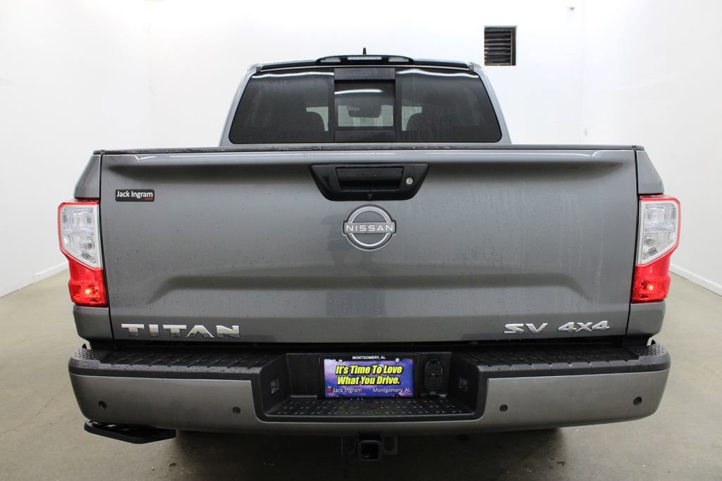 Used 2024 Nissan Titan SV w/ SV Convenience Package image 4