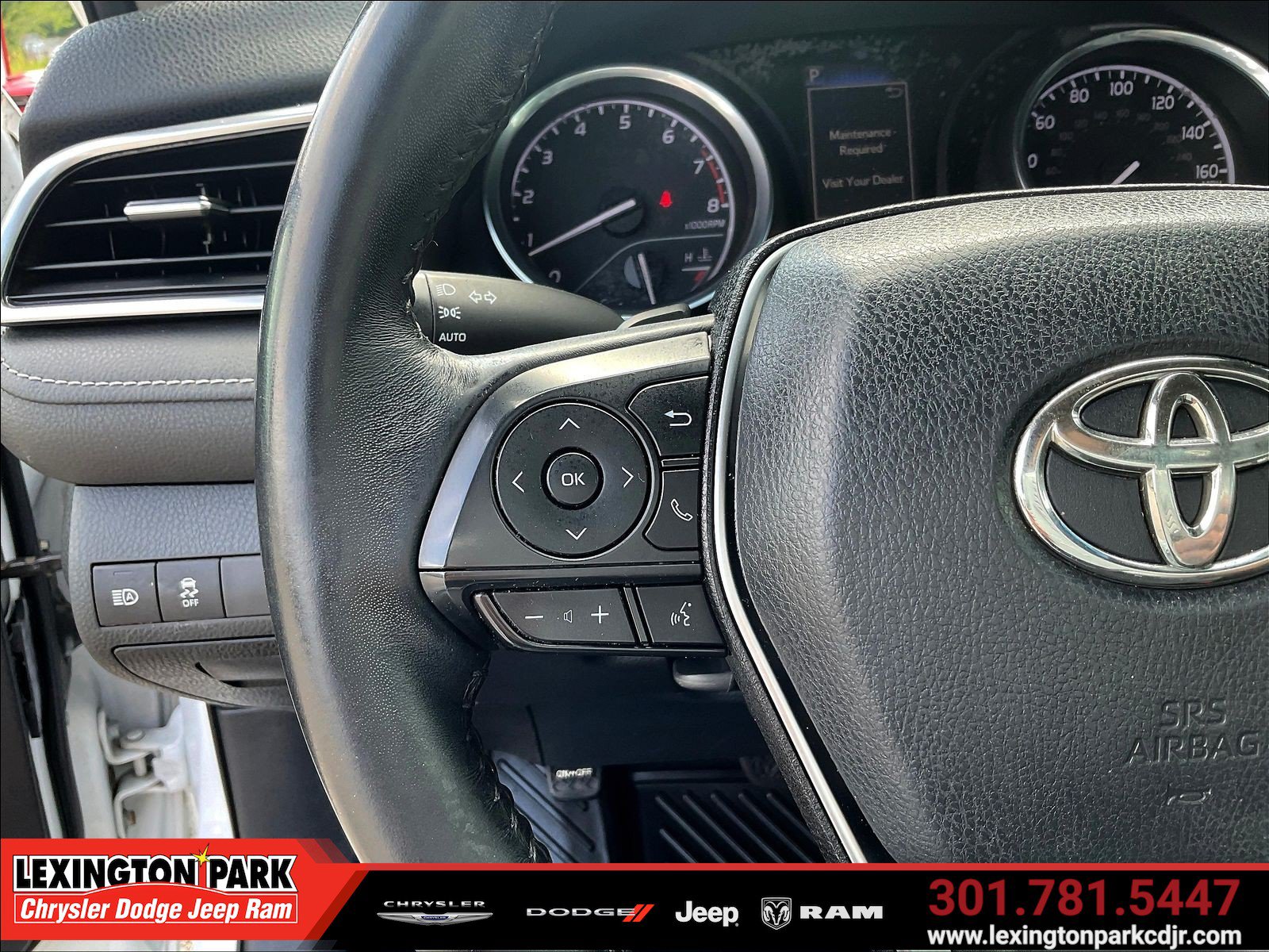Used 2018 Toyota Camry SE FWD image 11