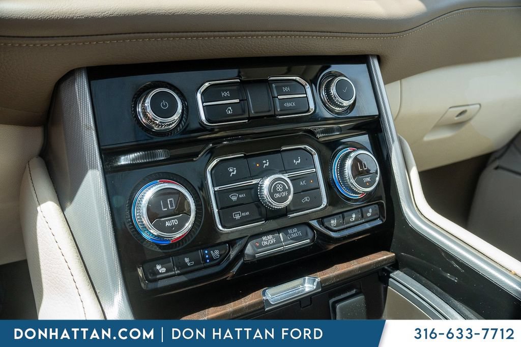 Used 2024 GMC Yukon XL Denali AWD/4WD image 9