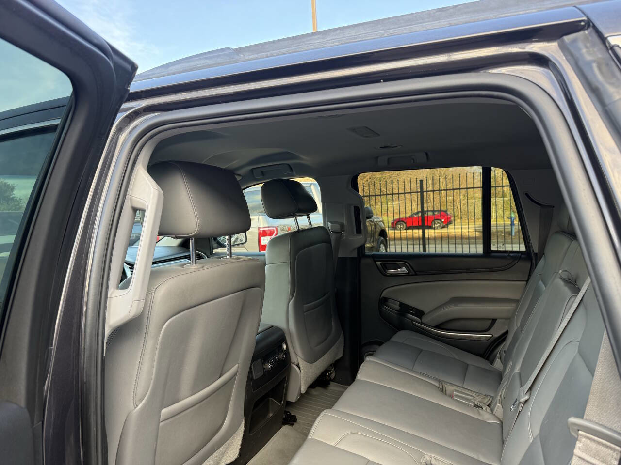 Used 2015 Chevrolet Tahoe LT w/ Luxury Package RWD image 12