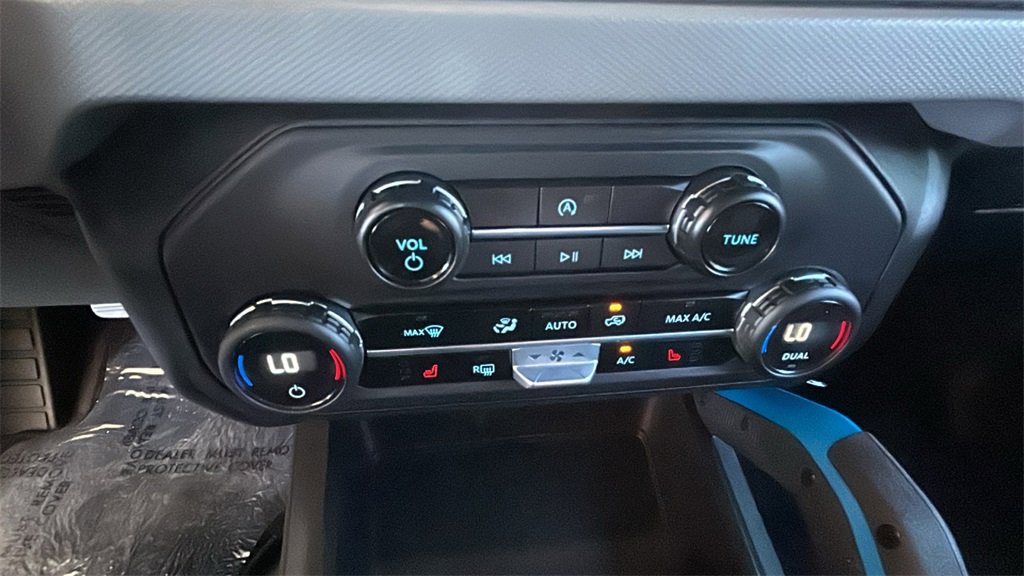 Certified 2023 Ford Bronco Black Diamond w/ Sasquatch Package image 15