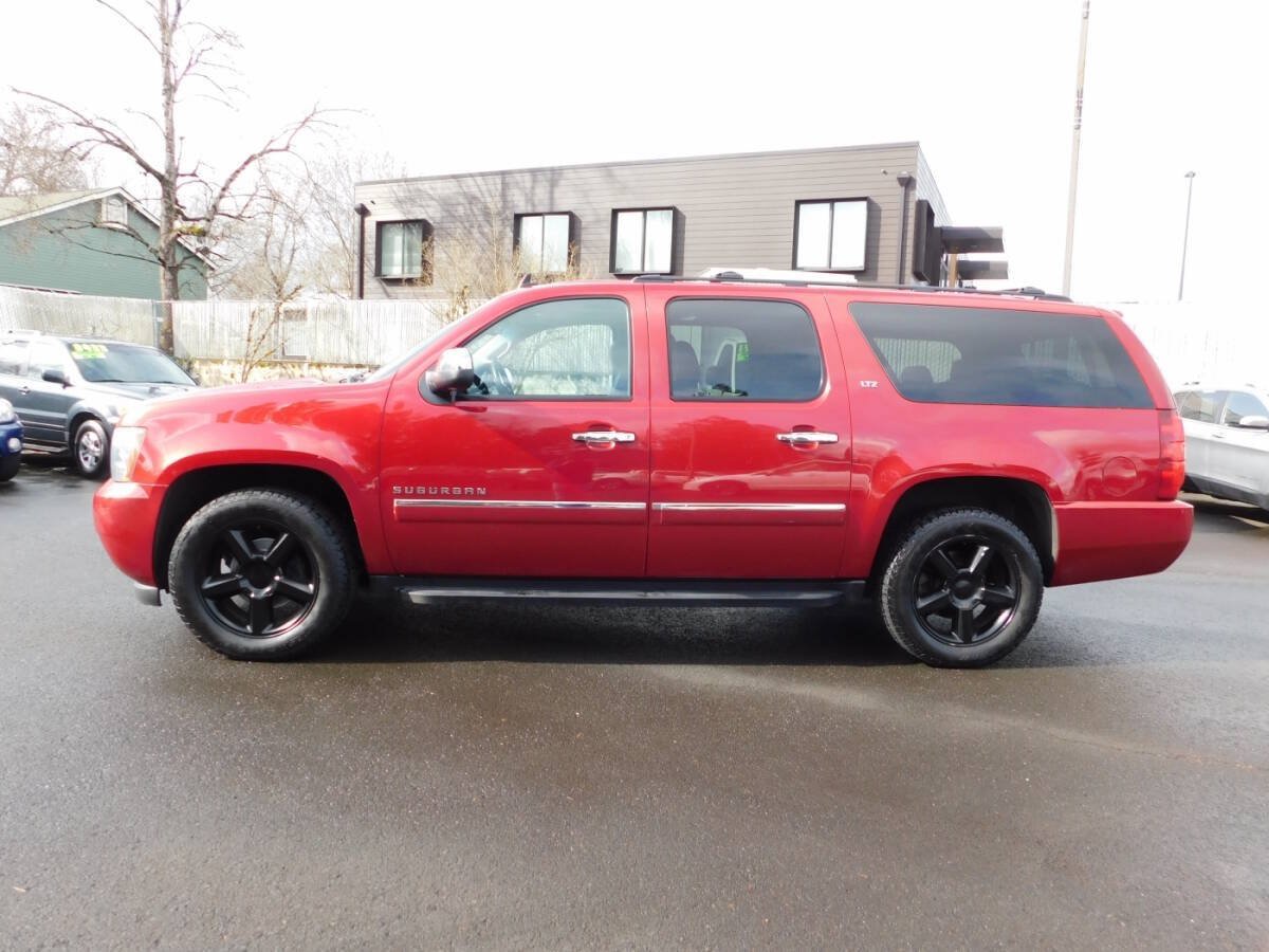 Used 2014 Chevrolet Suburban LTZ AWD/4WD image 25
