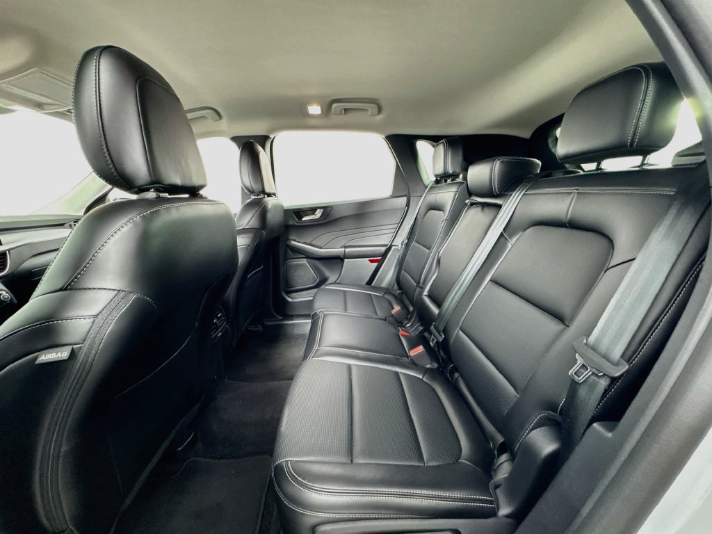 Used 2025 Ford Escape Platinum AWD/4WD image 14