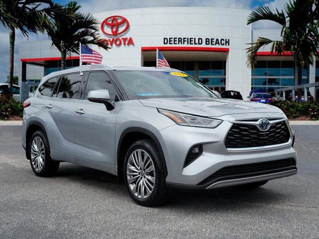 Used 2022 Toyota Highlander Platinum AWD/4WD image 1