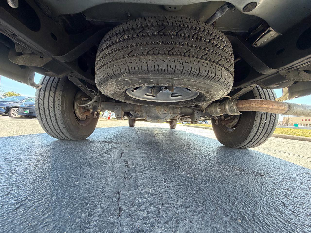 Used 2023 Chevrolet Express 3500 LT w/ LT Preferred Equipment Group image 16