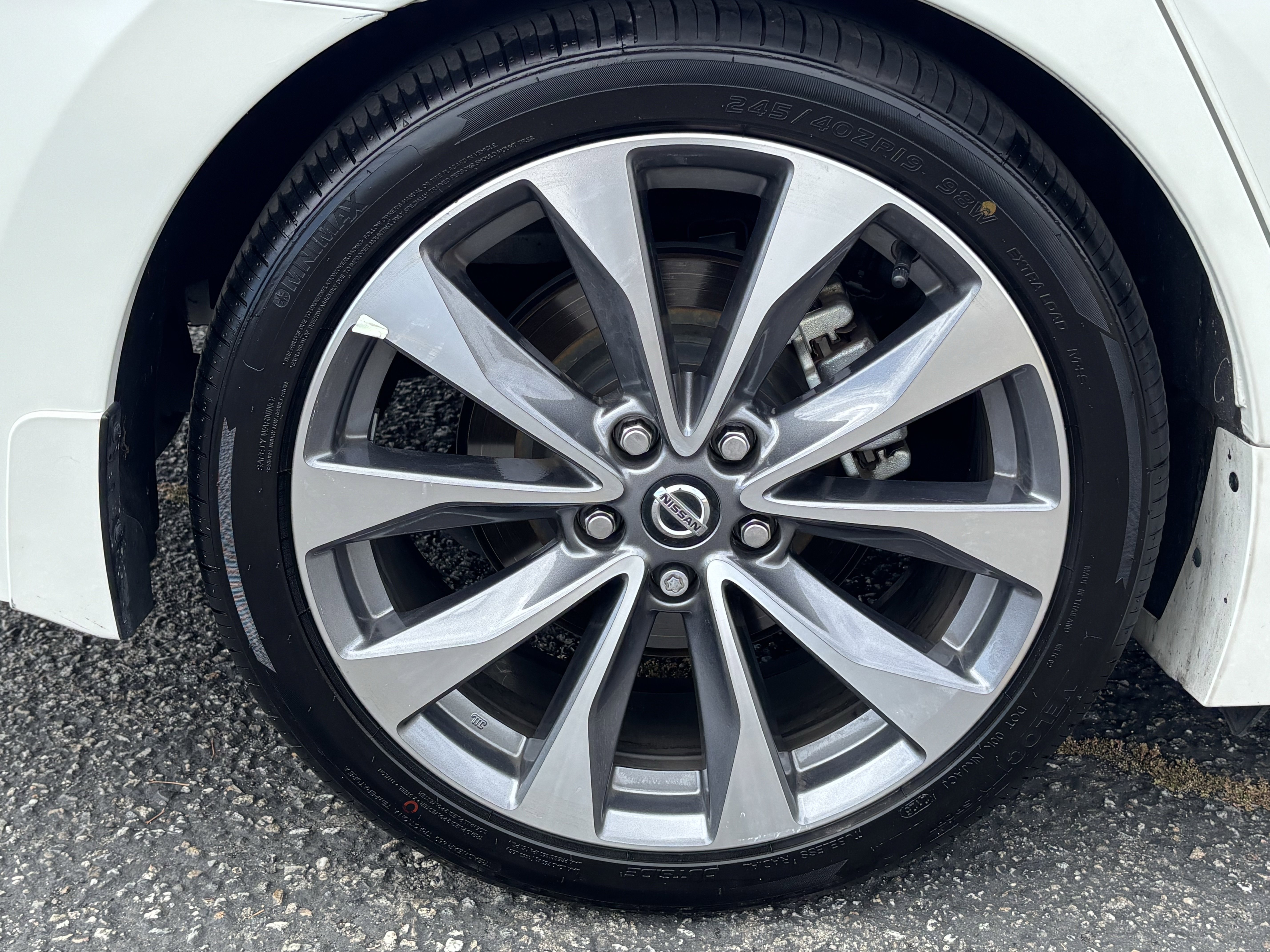 Used 2022 Nissan Maxima Platinum w/ Sport Mat Group FWD image 9